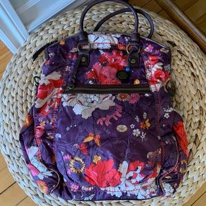 Beautiful Sakroots Crossbody Bag in EUC.